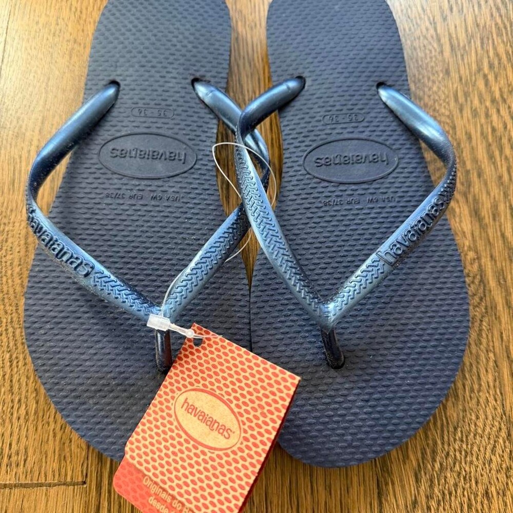 Havaianas navy blue flip flops size US 6 (36-36) with native metallic strap #hav